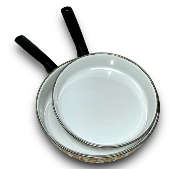 v i n t a g e :: 3 Vibrant Midcentury Enamel Pans Pot Cookware - Picture 8 of 15